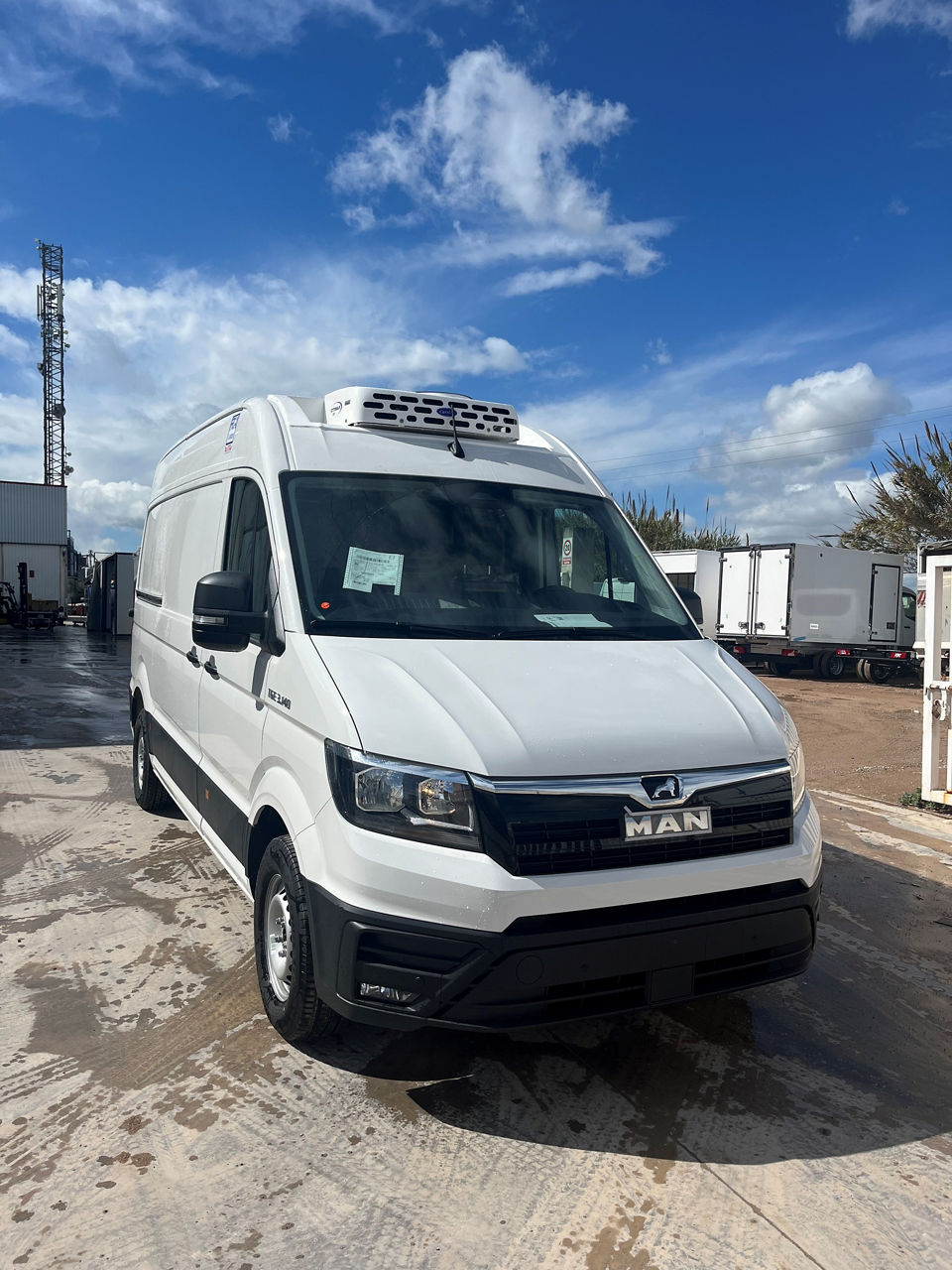 furgon-iso_FOTO1. Mebauto.jpg